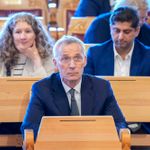 Stoltenberg tenner: Matvareprisene er lavere i Sverige. Men de er enda lavere i Bulgaria, eller Tsjad