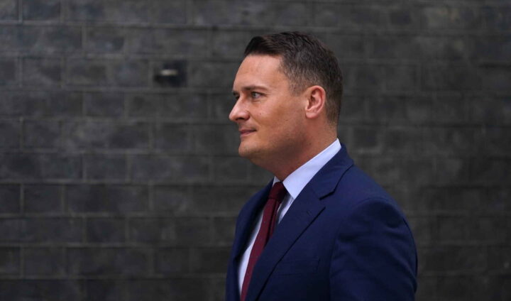 Kilder til The Times: Wes Streeting er rede til å utfordre Keir Starmer&nbsp;<span>(+)</span>