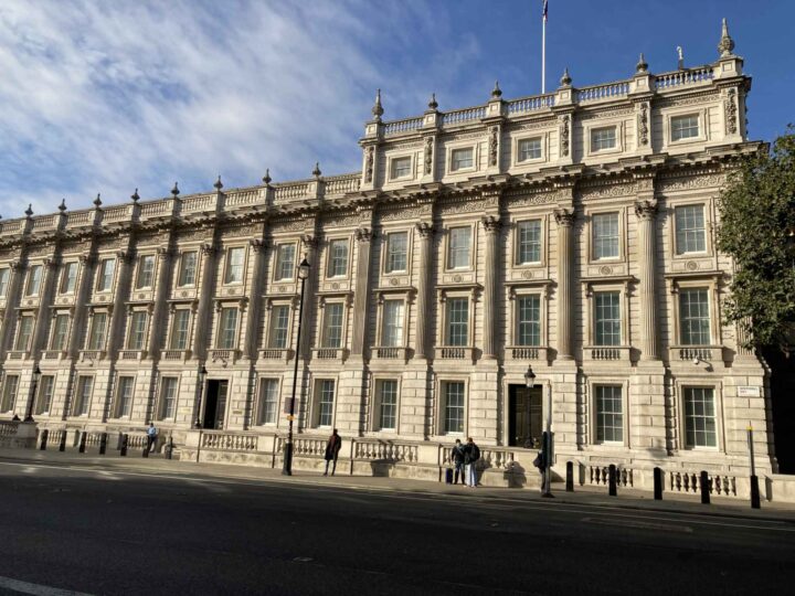 Storbritannia har gitt milliarder i bistand til terrorister, kriminelle og fiendtlige stater&nbsp;<span>(+)</span>