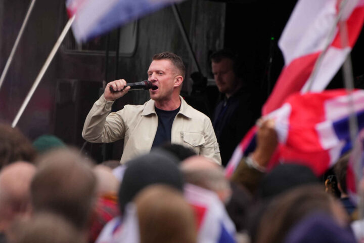 Tommy Robinson holdt tilbake på Heathrow etter Russland-reise&nbsp;<span>(+)</span>