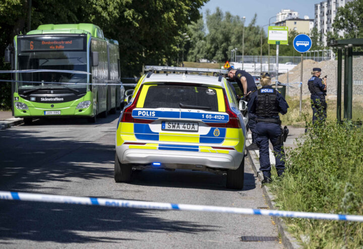 Malmö: To tenåringer livstruende skadet etter knivstikking på buss&nbsp;<span>(+)</span>