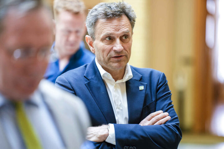 MDG vil gi permanent opphold til 30.000 ukrainere