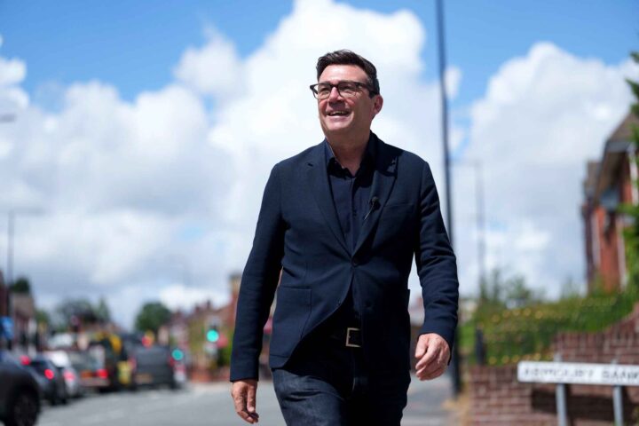 Burnhams alli&shy;erte til Starmer: Hold deg unna forsvars&shy;budsjettet&nbsp;<span>(+)</span>