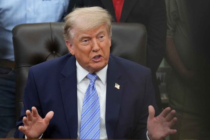 Israel og Iran innstiller sine angrep etter oppfordring fra Trump&nbsp;<span>(+)</span>