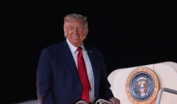 Trump varsler nye angrep på Iran, sier USA snart vil ta Kharg&nbsp;<span>(+)</span>
