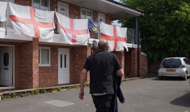 Labour-politiker krever at «skremmende» britiske og engelske flagg tas ned&nbsp;<span>(+)</span>