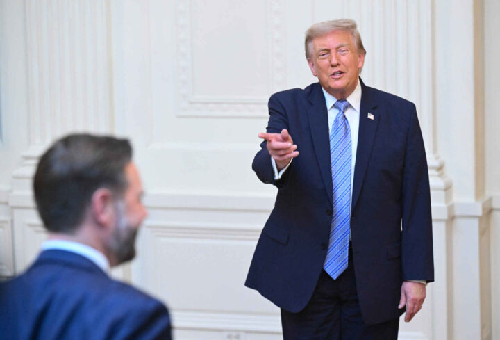 JD Vance markerer eget ståsted i Iran-krigen&nbsp;<span>(+)</span>