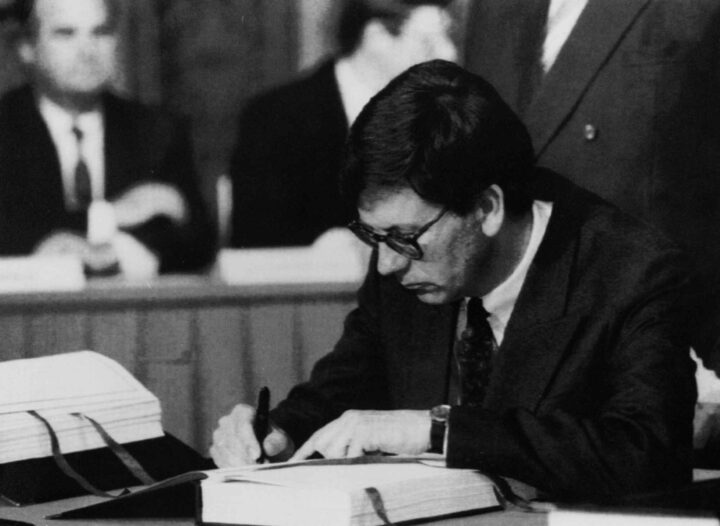 Den trojanske avtalen: Hvordan kobberkabler i 1992 ble til digital masseovervåking og strømplyndring i 2026&nbsp;<span class=