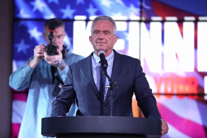 RFK Jr. opphever ansvars&shy;beskyttelsen for covid-vaksine&shy;produsentene&nbsp;<span>(+)</span>
