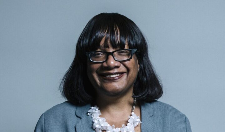 Diane Abbott får nok en sjanse av Labour Party&nbsp;<span>(+)</span>