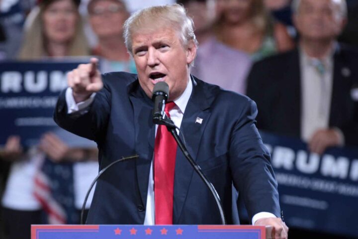 Trump til amerikanske skoler: – Å si at barn er «fanget i feil kropp» er barne&shy;mis&shy;handling