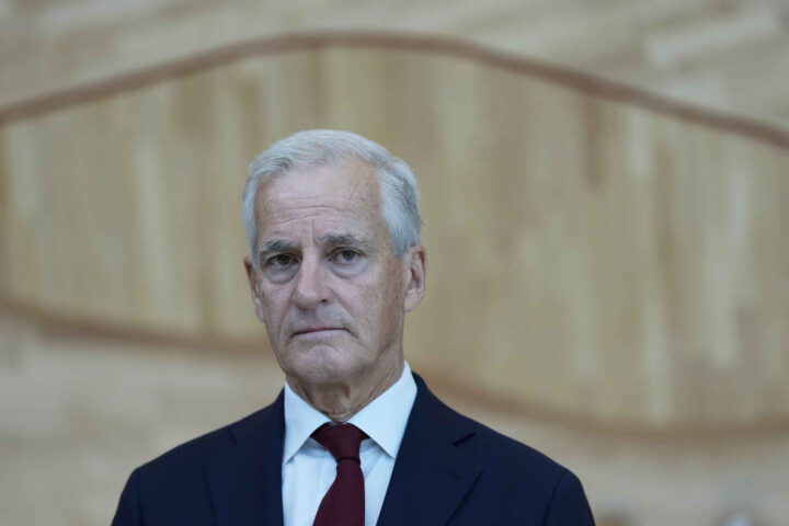 Kongens alvorlige tilstand: Støre reiser til Tyskland mens biskopene vender hjem til Norge (Støre har nå kansellert turen)
