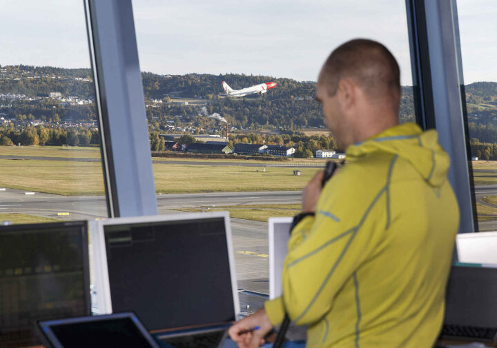 Flygelederne går ut i streik