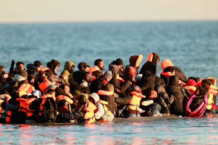 Migrantstrømmen over Kanalen vedvarer, om enn på litt lavere nivå&nbsp;<span>(+)</span>