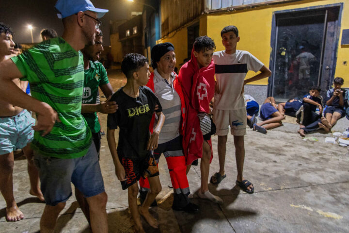 7000 mindreårige i Ceuta kan ikke sendes tilbake – får bli i Spania&nbsp;<span>(+)</span>