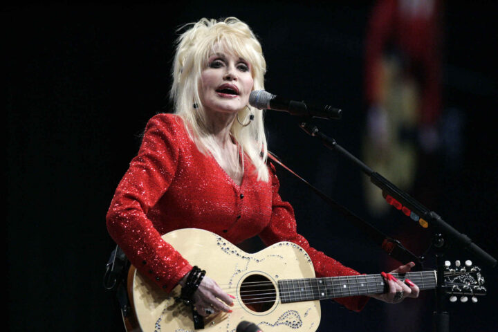 Countrylegenden Dolly Parton (80) er død