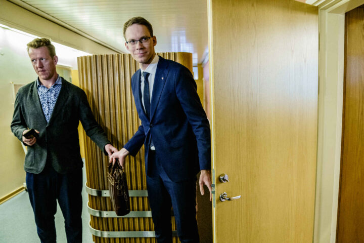 Thoner forsvinner ut, må erstattes av to