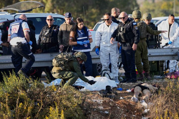 Ensomme ulver er ikke alene: Hva driver kniv­-jihad?
