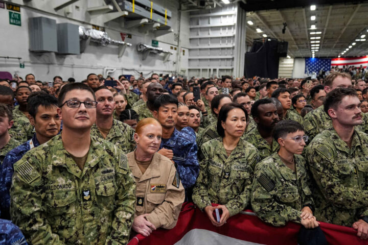 USS  George Washington på plass utenfor Iran