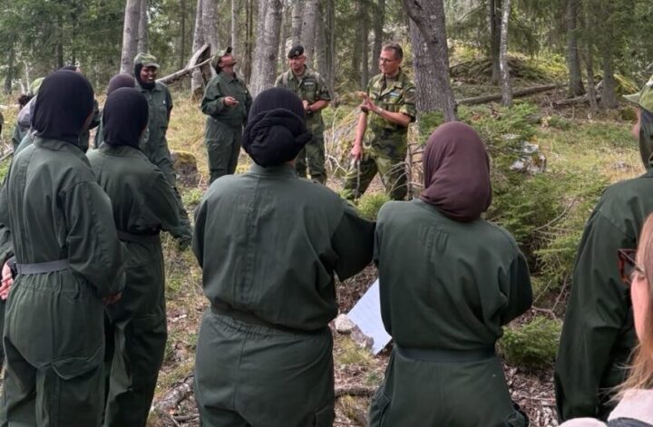 Hijab og sharia skal redde den svenske Försvars&shy;makten&nbsp;<span>(+)</span>