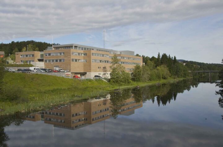 Mann i Skien siktet for grov voldtekt av barn