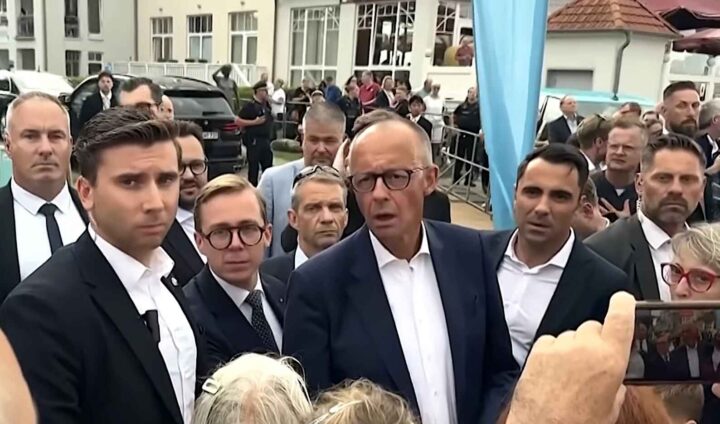 Friedrich Merz ble buet ut på valgkamp­besøk i AfD-land&nbsp;<span>(+)</span>